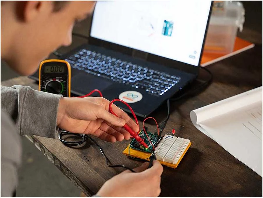 Arduino Student Kit EN - rinkinys, skirtas mokytis elektronikos ir programavimo
