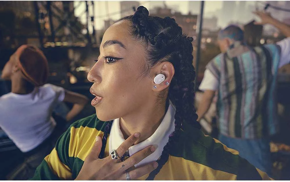 JBL Tune Buds 2 ausinės ausyje