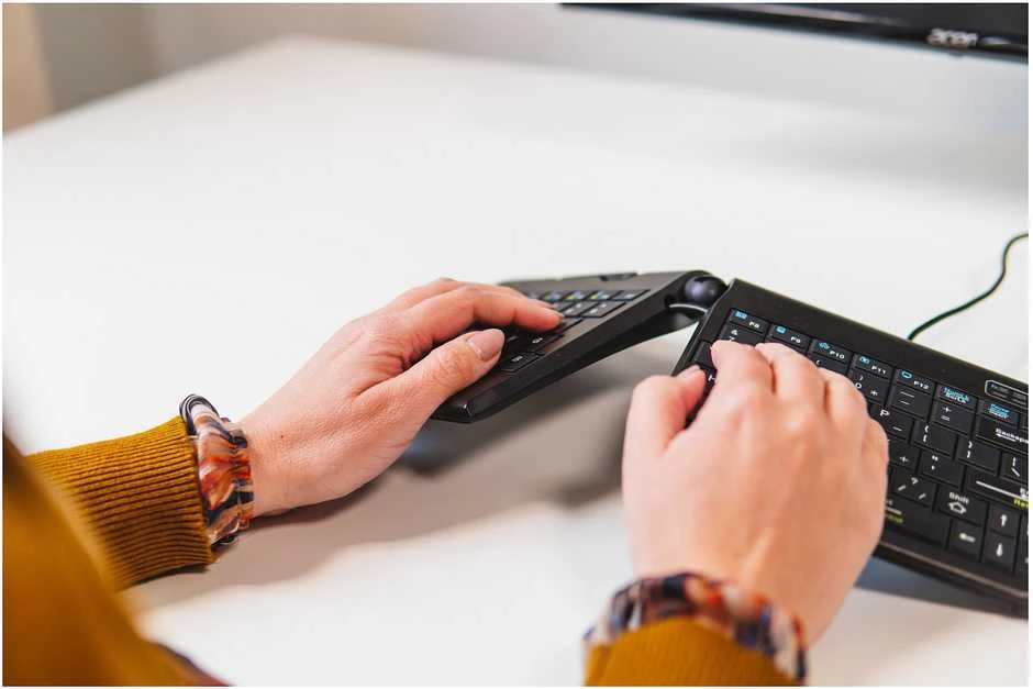 Bakker Elkhuizen Klaviatūra BakkerElkhuizen Goldtouch Travel Go2 Klaviatūra (QWERTZ) ergonomisch