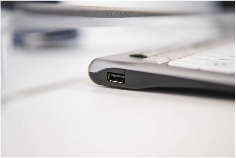 Bakker Elkhuizen Carruzzo BakkerElkhuizen S-board 840 klaviatūra Biuras USB QWERTY Anglų (JAV) Šviesiai Žalia, Balta