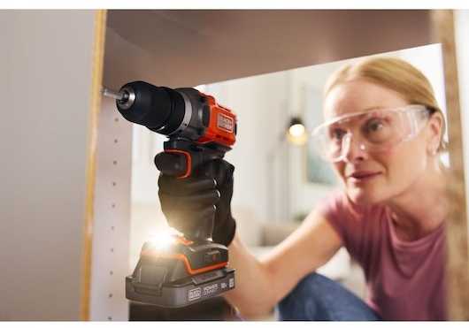 Black & Decker Juodas & Decker akumuliatorinis gręžtuvas/suktuvas, 45Nm, 18V POWERCONNECT, Juodas & Decker [BCD382D1XC-QW] 2,0Ah