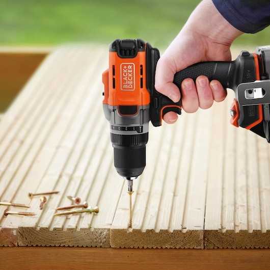 Black & Decker Juodas & Decker akumuliatorinis gręžtuvas/suktuvas, 45Nm, 18V POWERCONNECT, Juodas & Decker [BCD382D1XC-QW] 2,0Ah