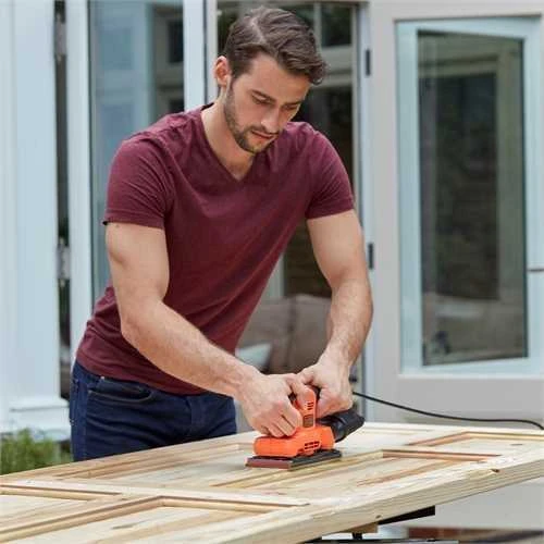 Black & Decker Juodas & Decker Plokštuminis šlifuoklis Juodas & Decker BEW220-QS; 150 W
