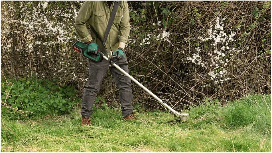 Bosch Akumuliatorinis trimeris AdvancedBrushCut 36V-23-750 (su 2,0 Ah akumuliatoriumi ir įkrovikliu)