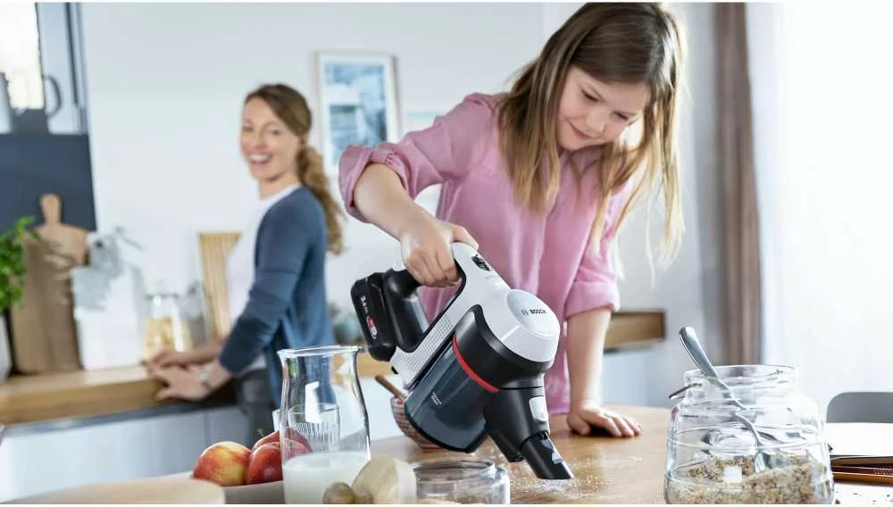 Bosch Įkraunamas dulkių siurblys Unlimited 7, Baltas (BBS711W)