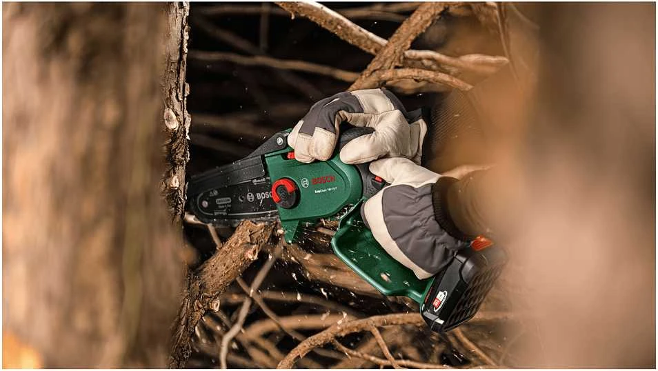 Bosch Akumuliatorinis grandininis pjūklas EasyChain 18V-15-7 pilnas komplektas (06008B8900)