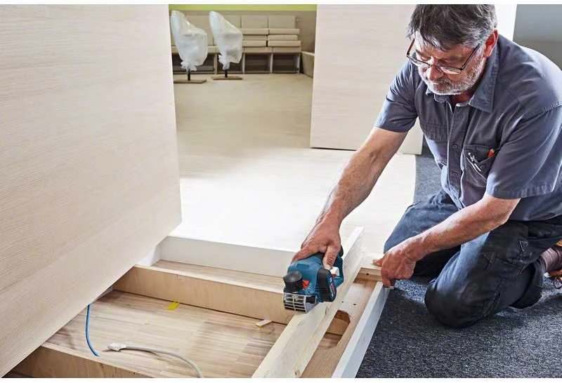 Bosch Akumuliatorinis oblius GHO 12V-20, 2x3.0Ah