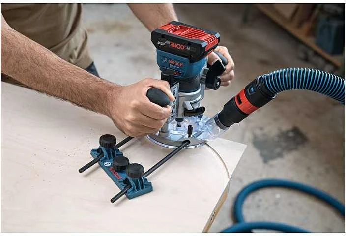 Frezeris Bosch GKF 18V-8 komplektas (8 mm įvorė, įleidžiamas pagrindas, pagrindas), LB