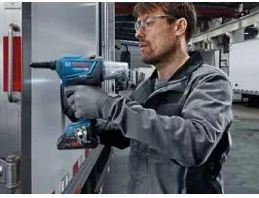 Bosch GRG 18V-16 2x4.0Ah ProC GAL 18V-40; LB