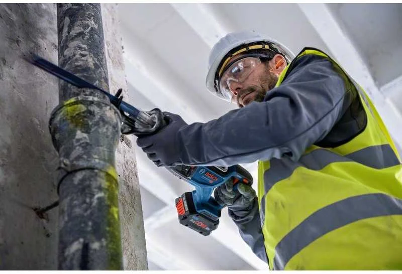 Bosch GSA 18V-28 pjovimo procesas