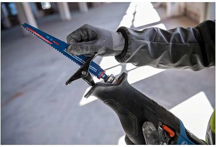 Bosch GSA 18V-28 Solo, L-Boxx