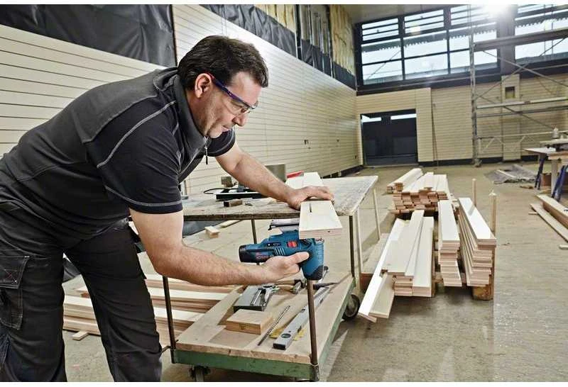Bosch Akumuliatorinis siaurapjūklis GST 12V-70, 2x3,0Ah
