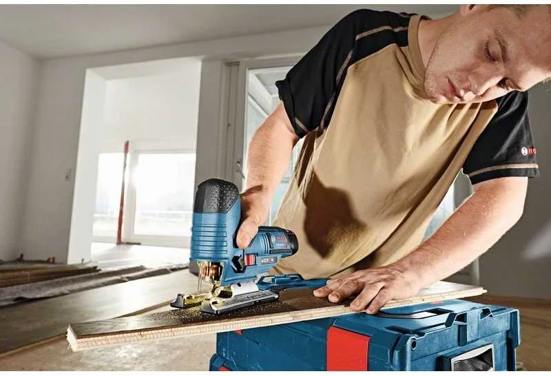 Bosch Akumuliatorinis siaurapjūklis GST 12V-70, 2x3,0Ah