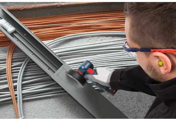 Bosch GWS 12V-76 profesionalus akumuliatorinis kampinis šlifuoklis
