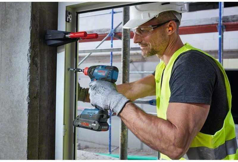 Smūginis veržliasūkis Bosch GDX 18V-200; 18 V (be akumuliatoriaus ir pakrovėjo)