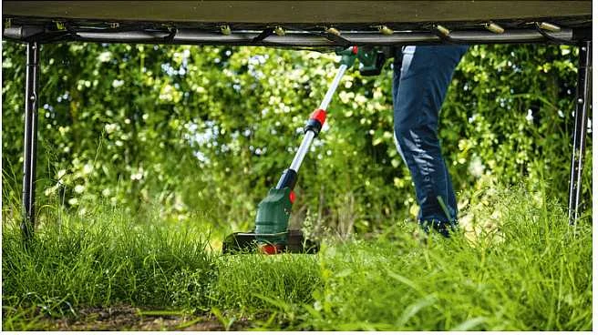 Akumuliatorinė žoliapjovė Bosch Universal GrassCut 18V-26-500, 1x2.0Ah, 06008C1F00