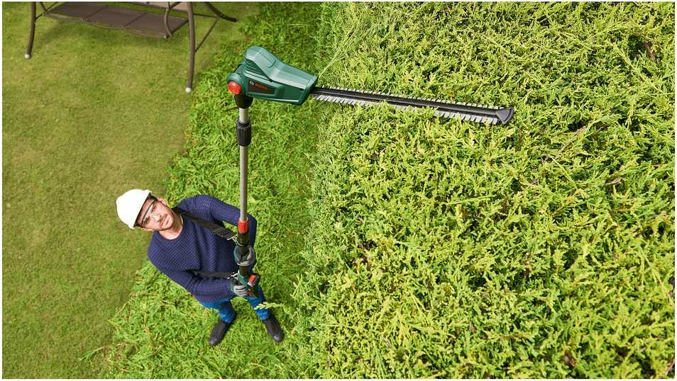 Bosch UniversalHedgePole 18 Akumuliatorinės teleskopinės gyvatvorių žirklės (Be akumuliatoriaus ir kroviklio) 06008B3001
