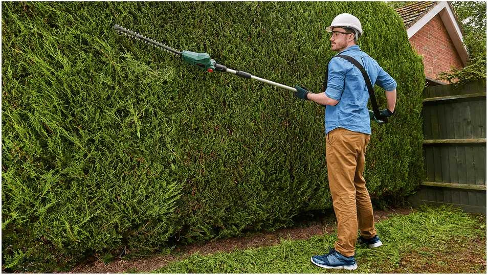 Bosch UniversalHedgePole 18 Akumuliatorinės teleskopinės gyvatvorių žirklės (Be akumuliatoriaus ir kroviklio) 06008B3001