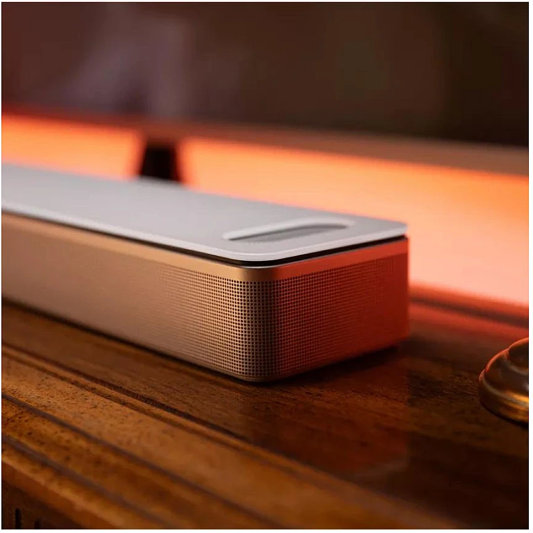 Namų kino sistema Bose Smart Ultra Soundbar, baltos spalvos