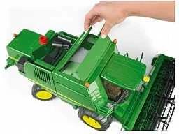 Žaislinis kombainas Bruder John Deere (02132)