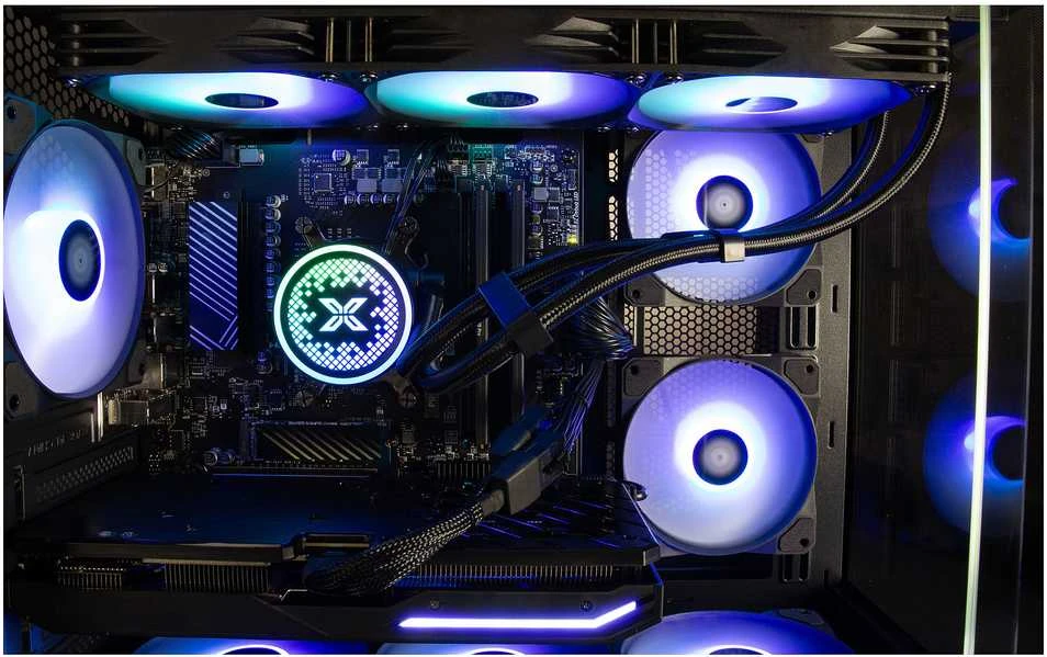 Stacionarus kompiuteris „Captiva“ aukščiausios klasės žaidimų kompiuteris R90-031 R7-5700X 32 GB / 1 TB SSD RTX 5070 „Windows 11“