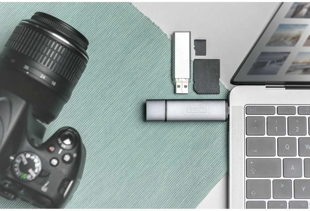 Assmann Electronic DIGITUS DA-70886 Combo kortelių skaitytuvo šakotuvas USB-C+USB 3.0 1x SD 1xMicroSD 1xUSB 3.0 pilkas