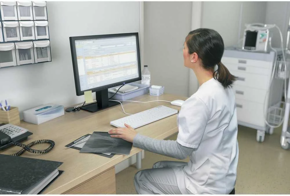 Cherry „ActiveKey Medical“ klaviatūra C8112 – plokščio dizaino IP68 apsauginis dangtelis