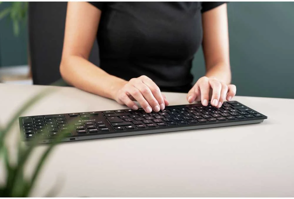 Cherry KW 9100 SLIM CZ Klaviatūra - WIRELESS Juodas CZECHIA SLOVAKI