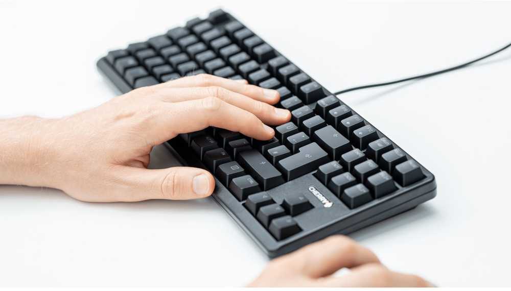 Klaviatūra CHERRY G80-3000N RGB TKL MX tylūs raudoni jungikliai, EU-išdėstymas, juodas