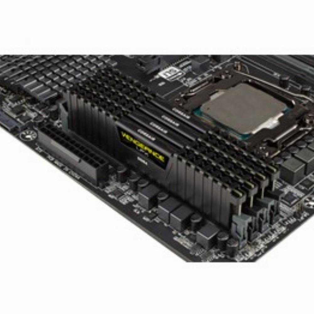 RAM CORSAIR DDR4 2666MHz 8GB 1x8GB 288 DIMM Be buferio 16-18-18-35 Vengeance LPX Juodas Šilumos skirstytuvas 1.2V XMP2.0