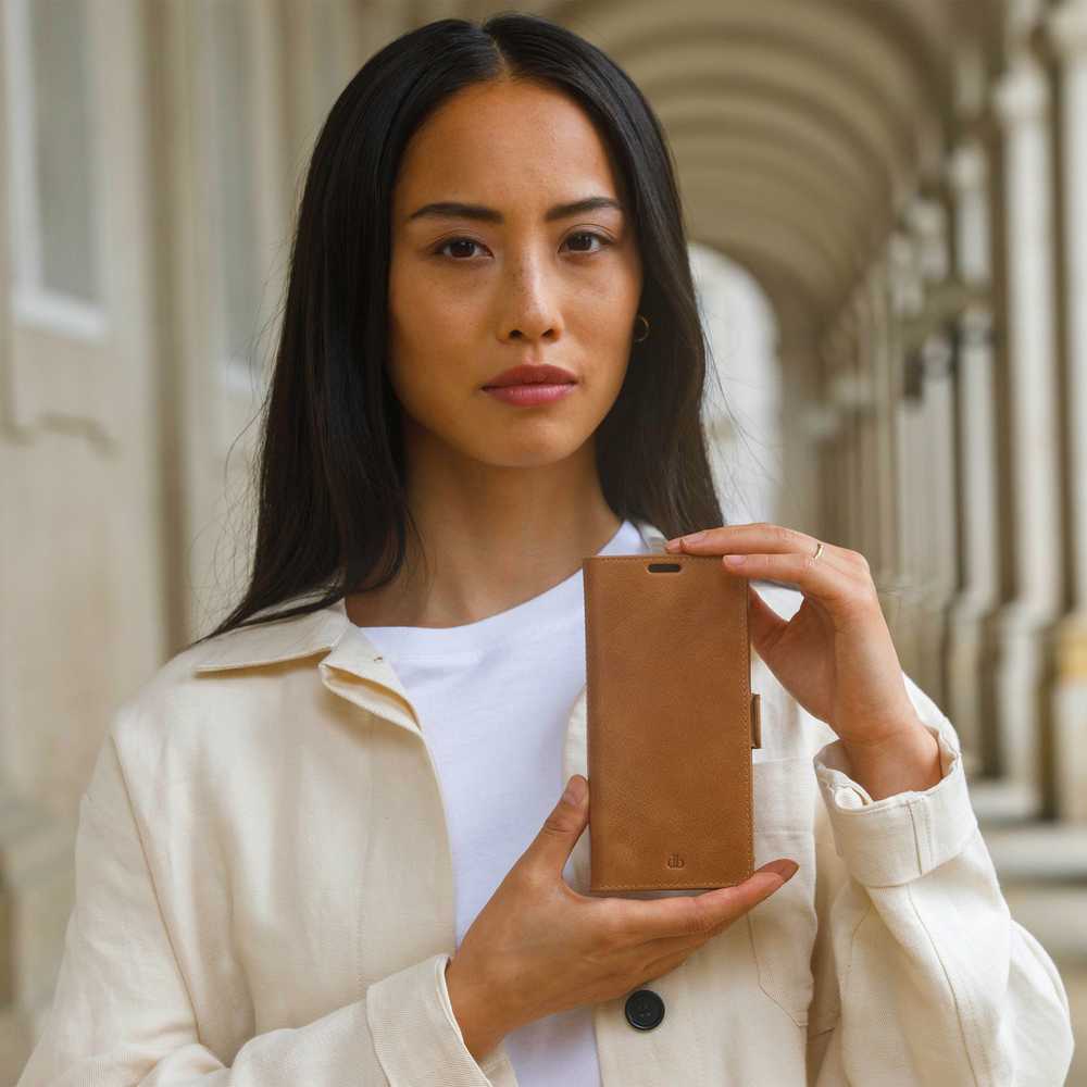 Dėklas D Bramante Lynge - Flip-Hulle fur Mobiltelefon - skóra su fakturą - Hellbraun - fur Samsung Galaxy S22 Ultra