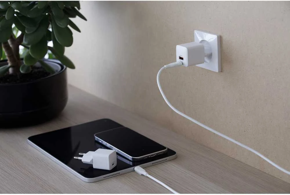 dbramante1928 - Įkrovimas - Sieninis įkroviklis GaN - USB-C 20W EU - Baltas