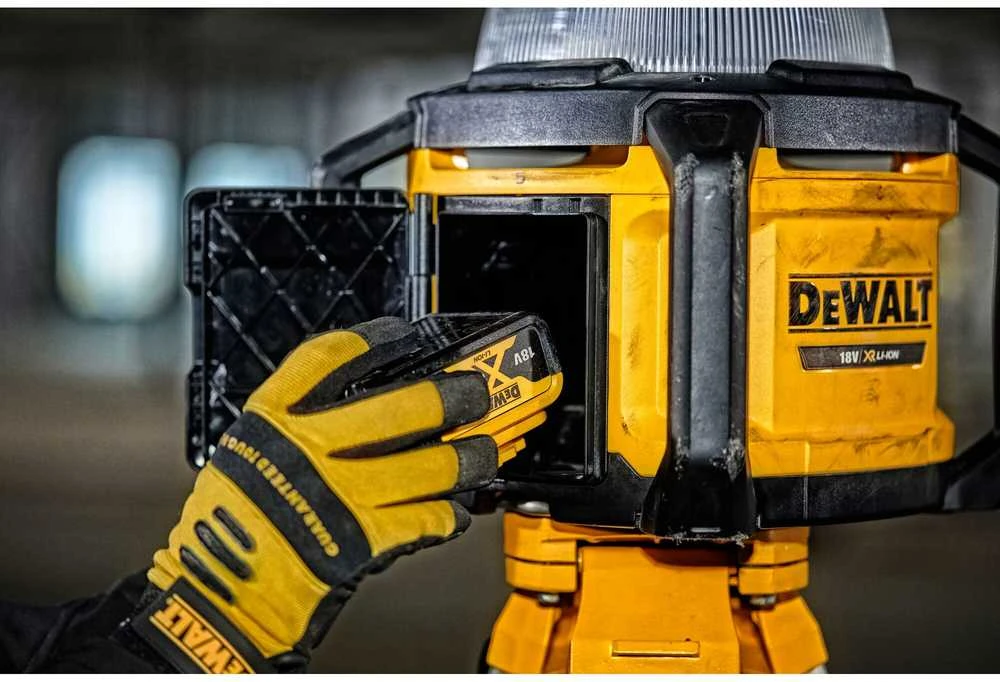 DeWALT prožektorius DCL074 18V be akumuliatoriaus ir kroviklio