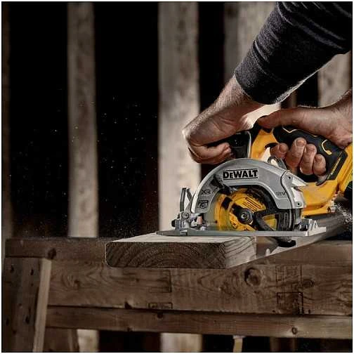 Akumuliatorinis diskinis pjūklas DeWalt DCS512P2-QW; 12 V; 2x5,0 Ah akum.