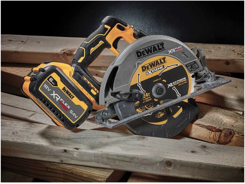 DeWalt akumuliatorinis diskinis pjūklas DCS573NT, 190mm, TSTAK lagaminas be akumuliatoriaus ir kroviklio