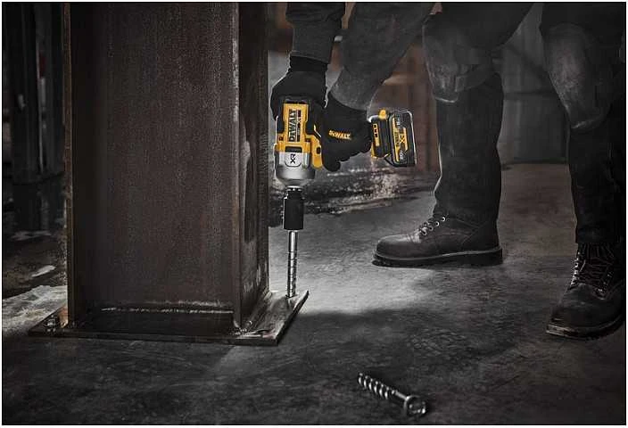 Smūginis veržliasūkis DeWalt DCF961NT-XJ; 18 V (be akumuliatoriaus ir pakrovėjo)