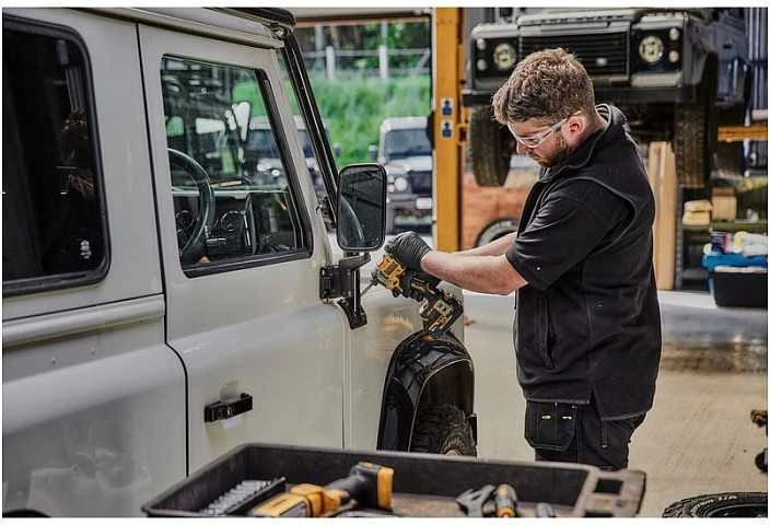 Akumuliatorinis smūginis suktuvas DEWALT 18V DCF850N-XJ be akumuliatoriaus ir kroviklio
