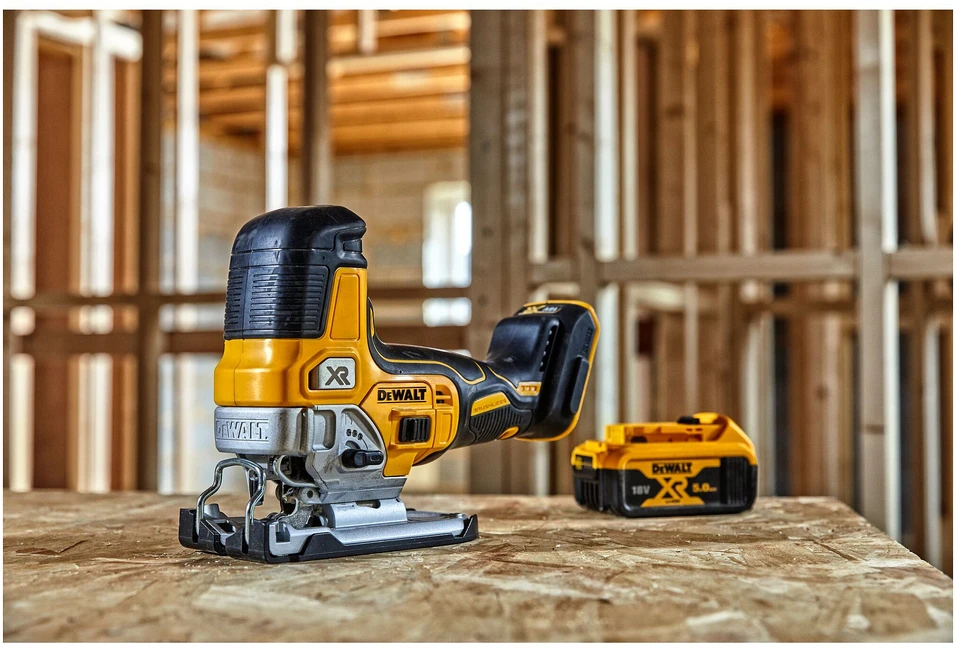 Akumuliatorinis siaurapjūklis DeWalt DCS335N-XJ (be akumuliatoriaus ir įkroviklio)