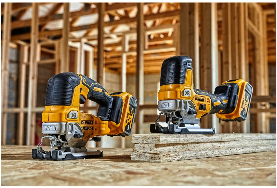 Akumuliatorinis siaurapjūklis DeWalt DCS335N-XJ (be akumuliatoriaus ir įkroviklio)