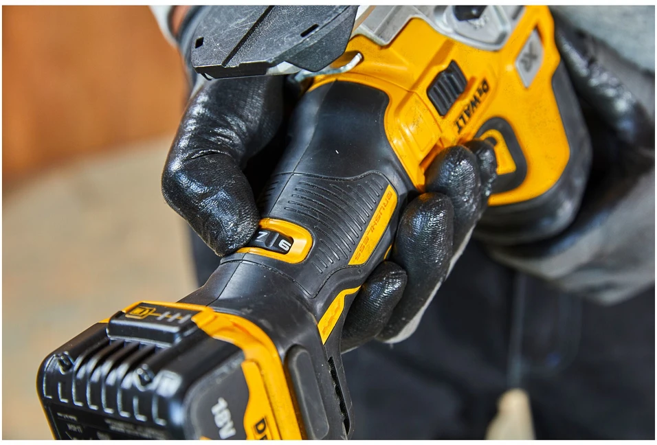 Akumuliatorinis siaurapjūklis DeWalt DCS335N-XJ (be akumuliatoriaus ir įkroviklio)