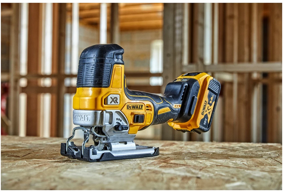 Akumuliatorinis siaurapjūklis DeWalt DCS335N-XJ (be akumuliatoriaus ir įkroviklio)