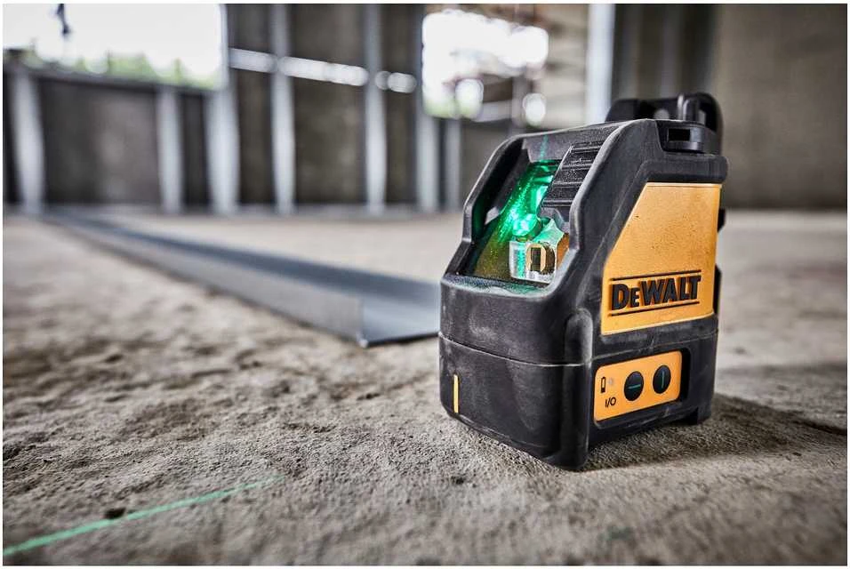 Savaime susireguliuojantis kryžminių linijų lazeris DeWalt DW088CG, žalio spindulio