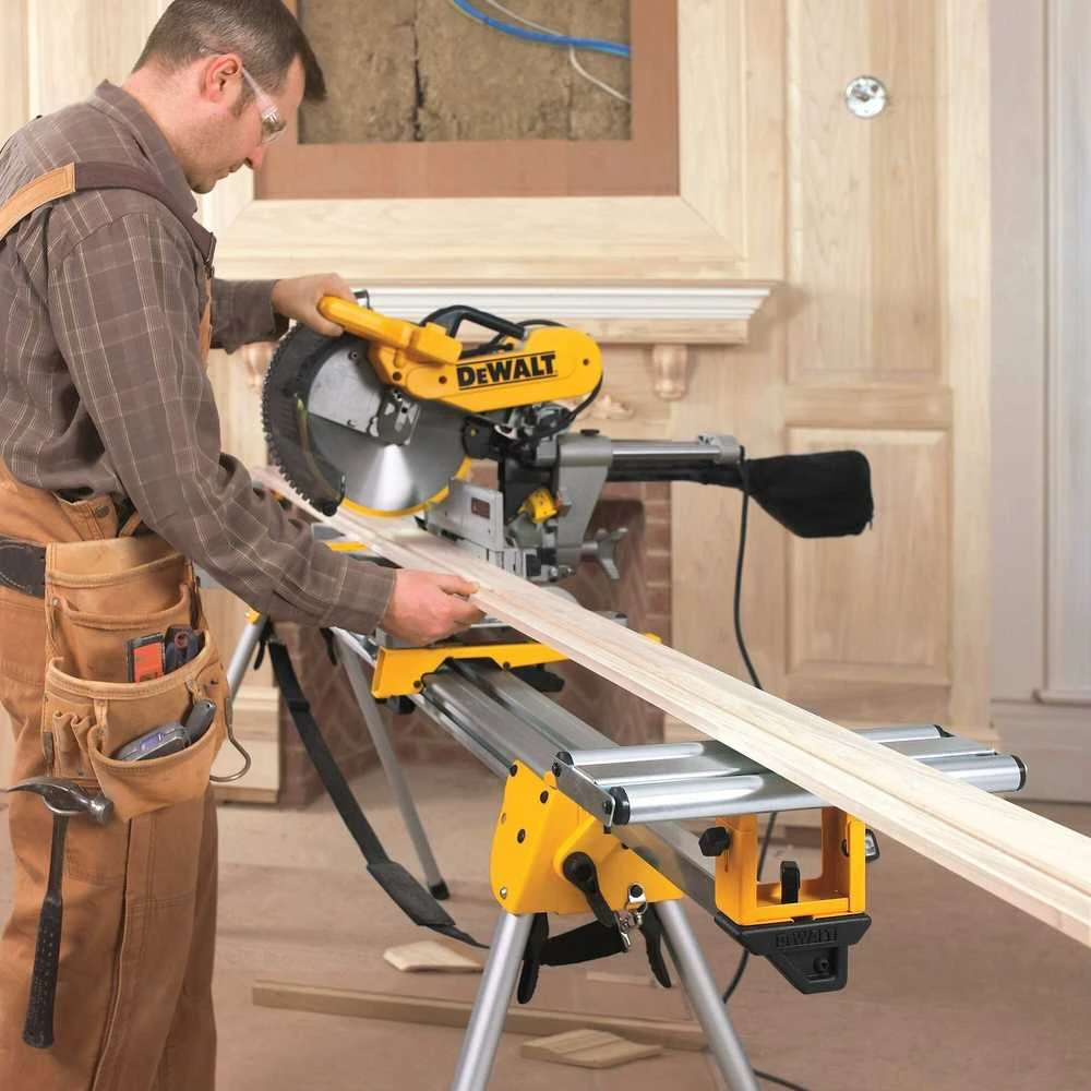 Skersinio pjovimo staklės DeWalt DWS780-QS (1675W, 305 mm)
