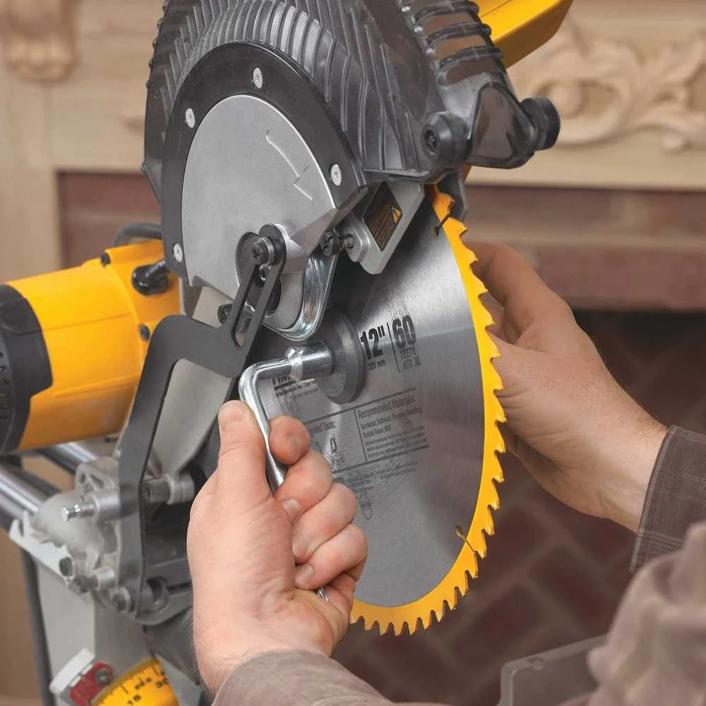 Skersinio pjovimo staklės DeWalt DWS780-QS (1675W, 305 mm)