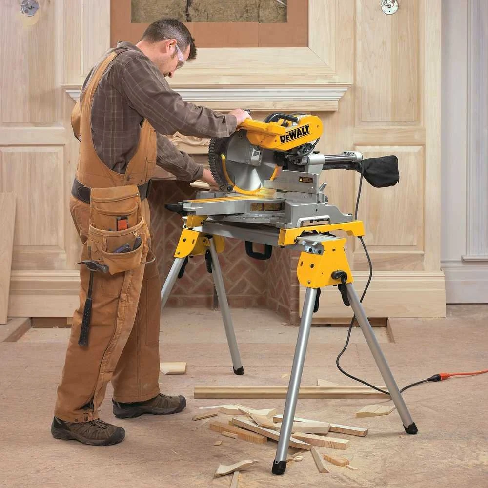 Skersinio pjovimo staklės DeWalt DWS780-QS (1675W, 305 mm)