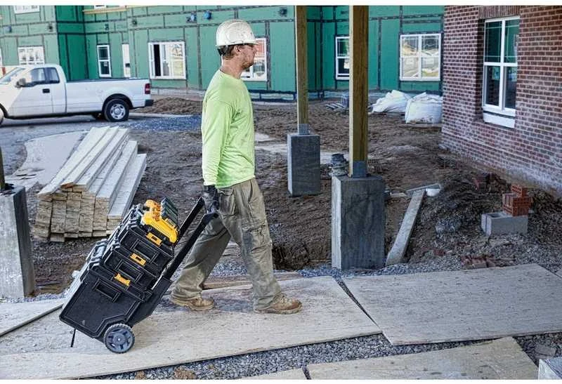 DEWALT keturvietis Įkroviklis DCB104 XR 8A