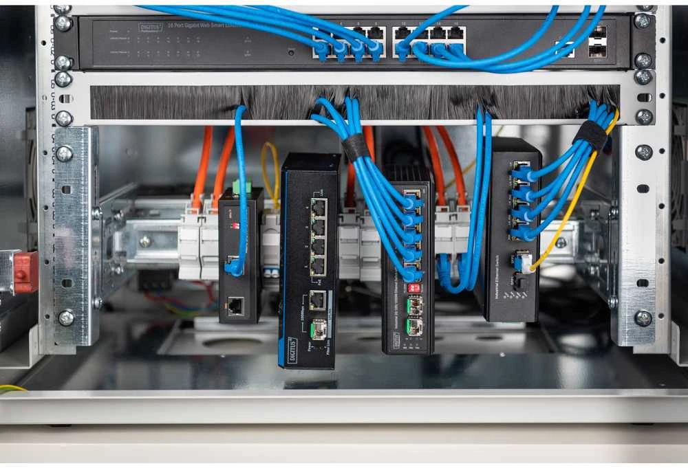 Digitus 483 mm (19 colių) DIN bėgio laikiklis, 4U | DN-19-DIN-4U