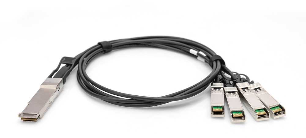 Digitus DIGITUS Kabelis QSFP+ to 4XSFP+ 40G DAC 3.0m juodas