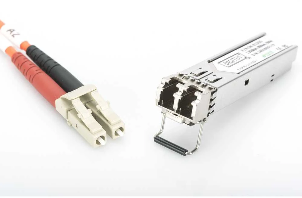 Šakotuvas Assmann Electronic DIGITUS SFP Modul fuer Gigabit Switch multimode Glasfaser Modul LC 850nm Duplex mini GBIC SFP Modul iki 0,55 km