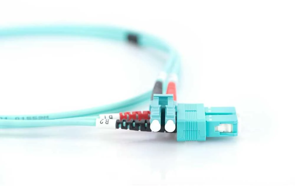 Assmann Electronic Assmann elektroninis DIGITUS šviesolaidinis pataisinis laidas LC į SC Multimode 50/125 m dvipusis ilgis 2 m klasė OM3